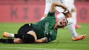 Инцидент на футбольном поле: КДК РФС разберется с конфликтом Сперцяна и Ндонга