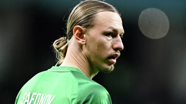 Почему Матвей Сафонов, лучший вратарь России, теряет время в «ПСЖ»?