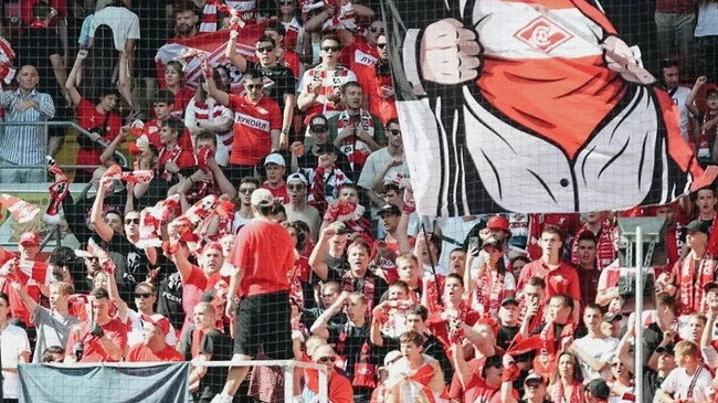 Спартак под контролем: Штраф за поведение болельщиков на матче Кубка России