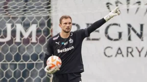 Лещук поддержал Карпина: Реакция футболистов на слухи об отставке тренера