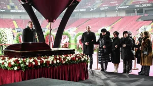 Трогательная прощальная церемония: венок от президента ФИФА в память о Никите Симоняне