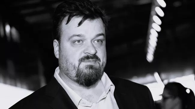 В память о легендарном комментаторе: открытие памятника Василию Уткину