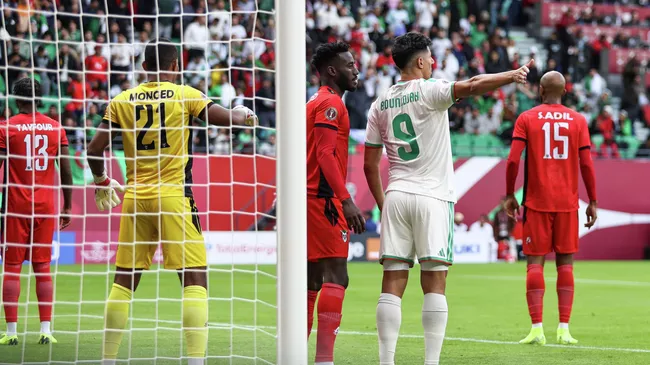 Шокирующий инцидент на Кубке Африки: вратарь потерял сознание на поле