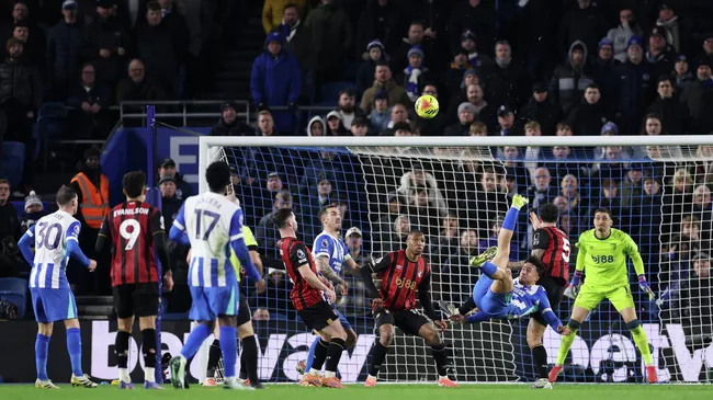 Драматическая ничья: «Брайтон» спасает матч благодаря голу Костуласа