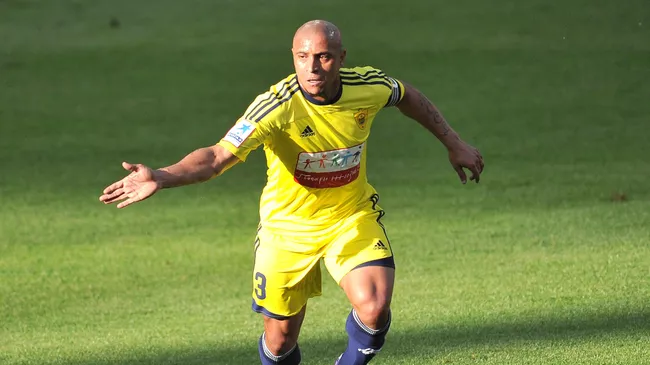 Роберто Карлос выписан из больницы после успешной операции на сердце