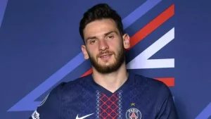 Травма Кварацхелии: Нападающий «ПСЖ» пропустит важные матчи до середины февраля