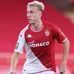 Моуринью обращает внимание на расистские инциденты с Винисиусом Жуниором