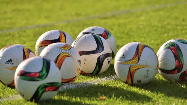 Задержание украинского футболиста: инцидент с сотрудником военкомата