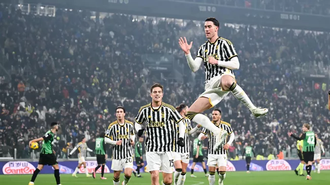 Три футболистки сборной Ирана возвращаются на родину: причины и последствия