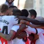 Футбольная сенсация: "Райо Вальекано" разгромил АЕК в первом матче 1/4 финала Лиги конференций