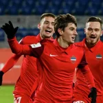 Футбольный клуб "Енисей" уверенно обыграл "Нефтехимик" в матче Первой лиги