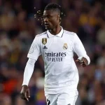 Камавинга приносит извинения за удаление в матче с "Баварией"