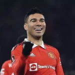 Манчестер Юнайтед одерживает победу над Брентфордом в захватывающем матче чемпионата Англии