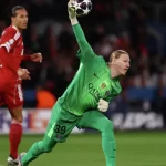 Тренер "Барселоны" Ханс-Дитер Флик выражает недовольство судейством в матче ЛЧ с "Атлетико"