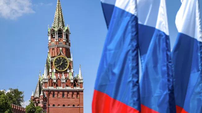 Флаг России на трибунах: Как ПАОК и «Динамо» стали ареной политических проявлений